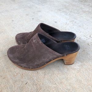 Ugh clogs women's size 7